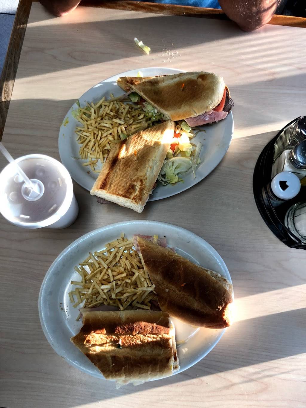 El Metro Restaurant | restaurant | 5355 NW 72nd Ave, Miami, FL 33166, USA | 3058882830 OR +1 305-888-2830