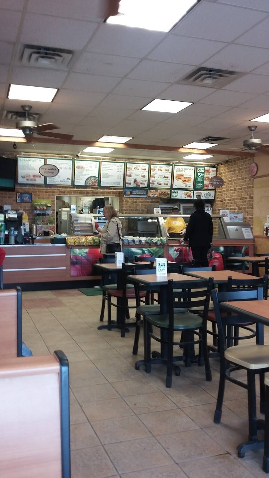 Subway | meal takeaway | 1524 Landsdown St W, Peterborough, ON K9J 2A2, Canada | 7057429378 OR +1 705-742-9378
