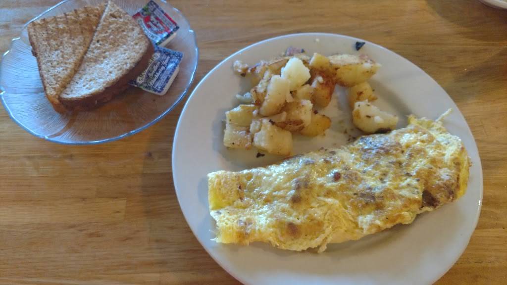 Joes Family Restaurant | restaurant | 911 W Main St, Inverness, FL 34450, USA | 3527261688 OR +1 352-726-1688