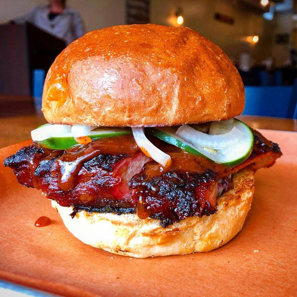 The Prized Pig | restaurant | 114 Lincolnway E, Mishawaka, IN 46544, USA | 5743875624 OR +1 574-387-5624