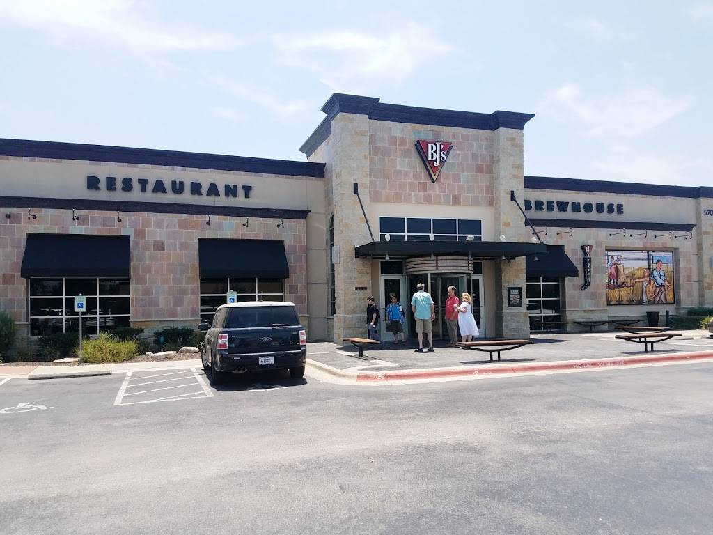 BJs Restaurant & Brewhouse | restaurant | 5207 Brodie Ln #300, Sunset Valley, TX 78745, USA | 5128923800 OR +1 512-892-3800