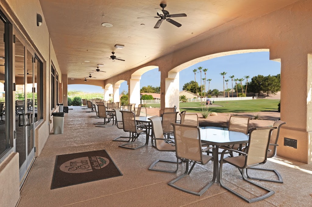Grill on the Green | restaurant | 550 W Champagne Dr, Chandler, AZ 85248, USA | 4803173670 OR +1 480-317-3670