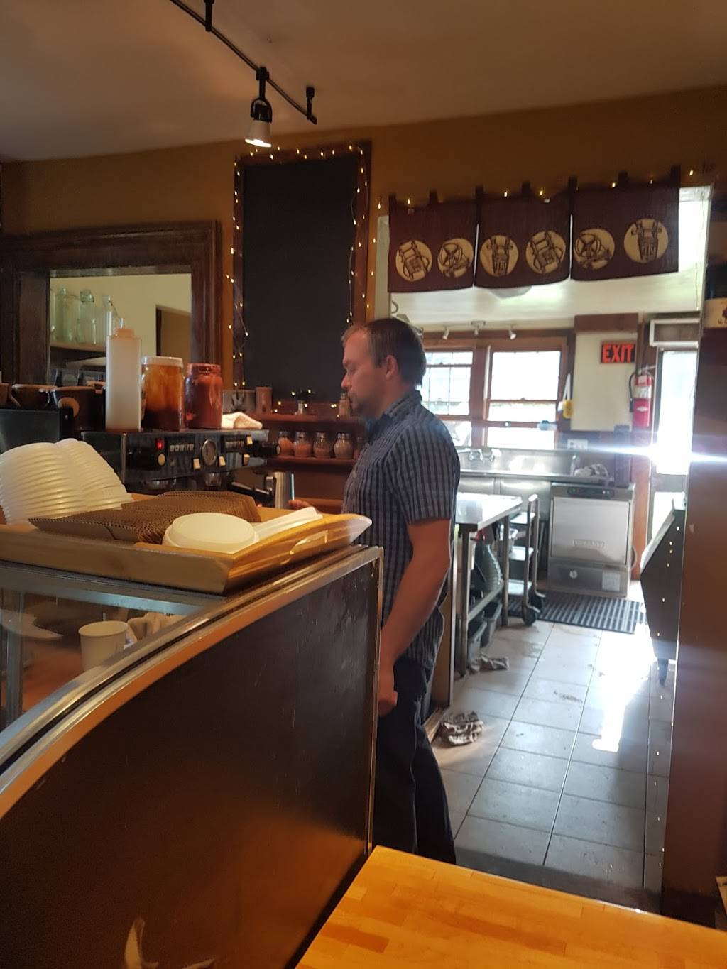 Hilltop Cafe | restaurant | 195 Isaac Frye Hwy, Wilton, NH 03086, USA | 6036542223 OR +1 603-654-2223