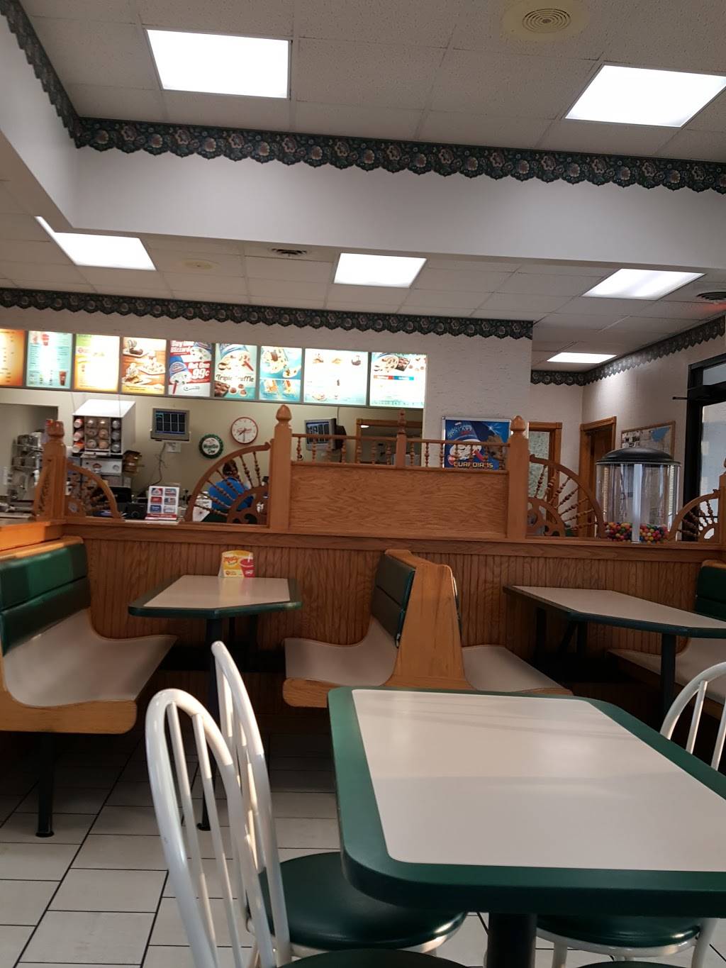 Dairy Queen | restaurant | 27 E 3rd St, Frazeysburg, OH 43822, USA | 7408282754 OR +1 740-828-2754