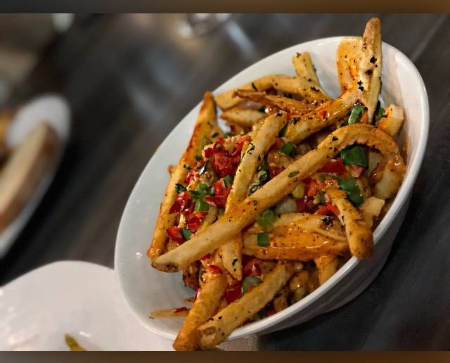 California Fish Grill | restaurant | 1530 Camino De La Reina, San Diego, CA 92108, USA | 6195418723 OR +1 619-541-8723