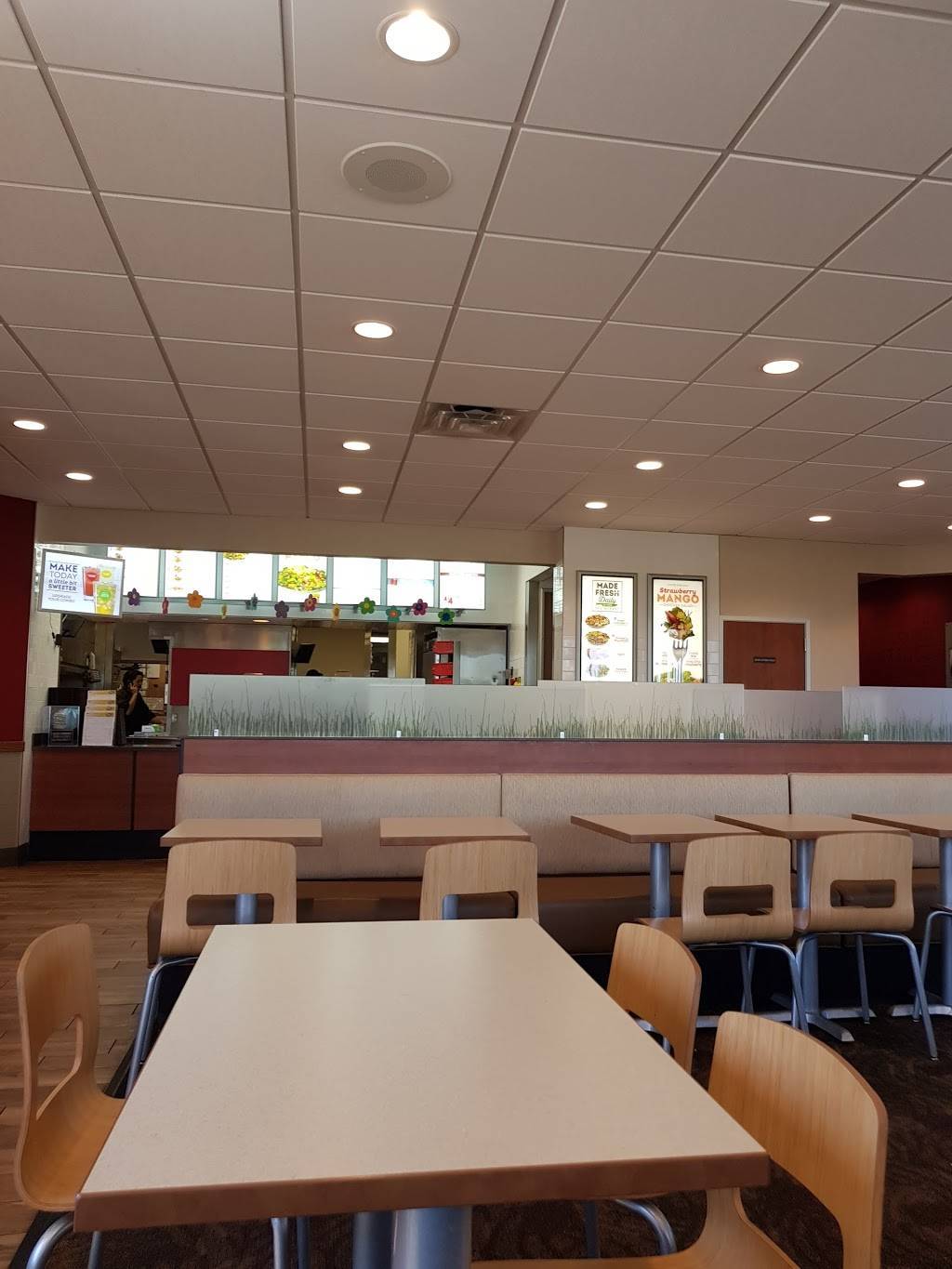 Wendys | restaurant | 5330 Highway 52 N, Rochester, MN 55901, USA | 5072520453 OR +1 507-252-0453