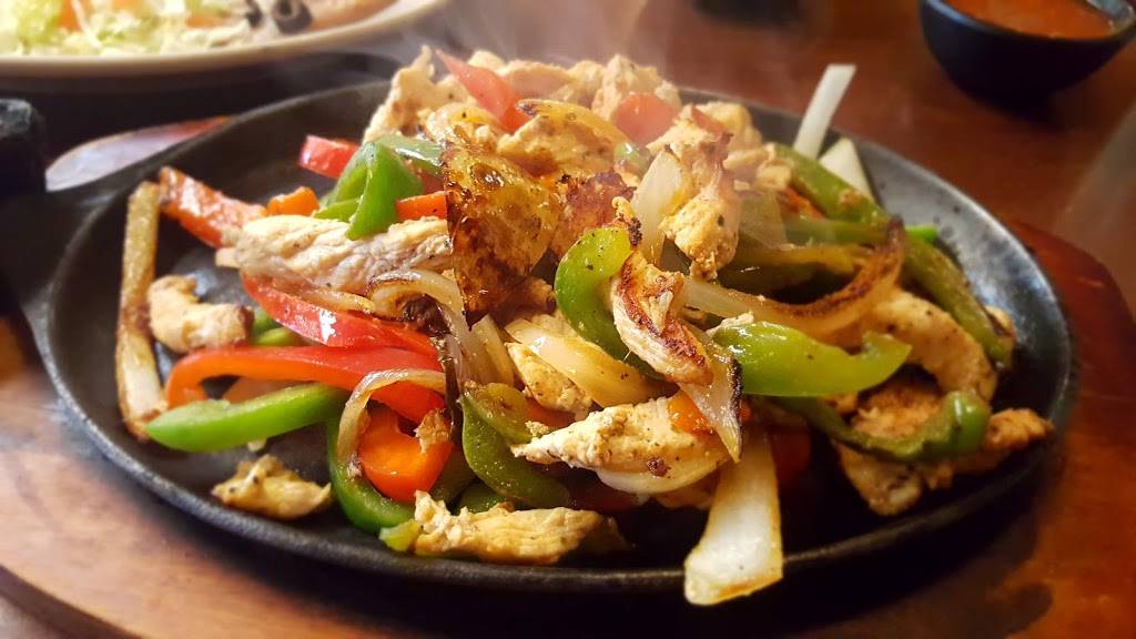 Los Agaves Restaurant | restaurant | 1451 S La Canada Dr, Green Valley, AZ 85622, USA | 5206252336 OR +1 520-625-2336