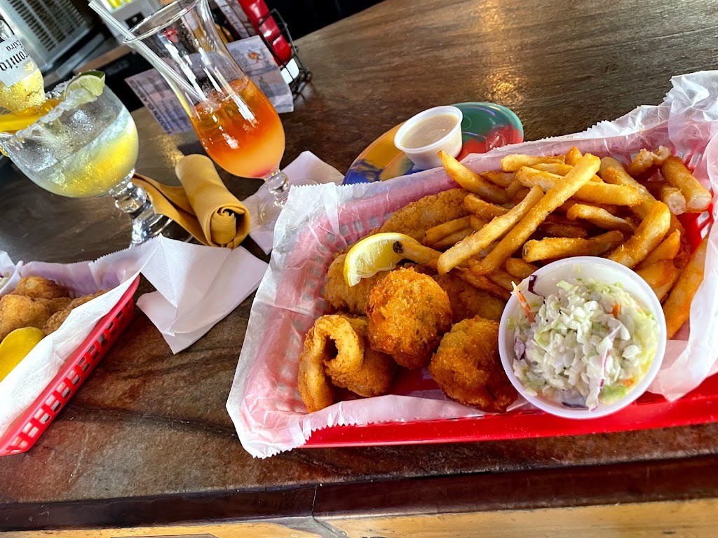 The Oar House | restaurant | 1000 S Pace Blvd, Pensacola, FL 32502, USA | 8505494444 OR +1 850-549-4444