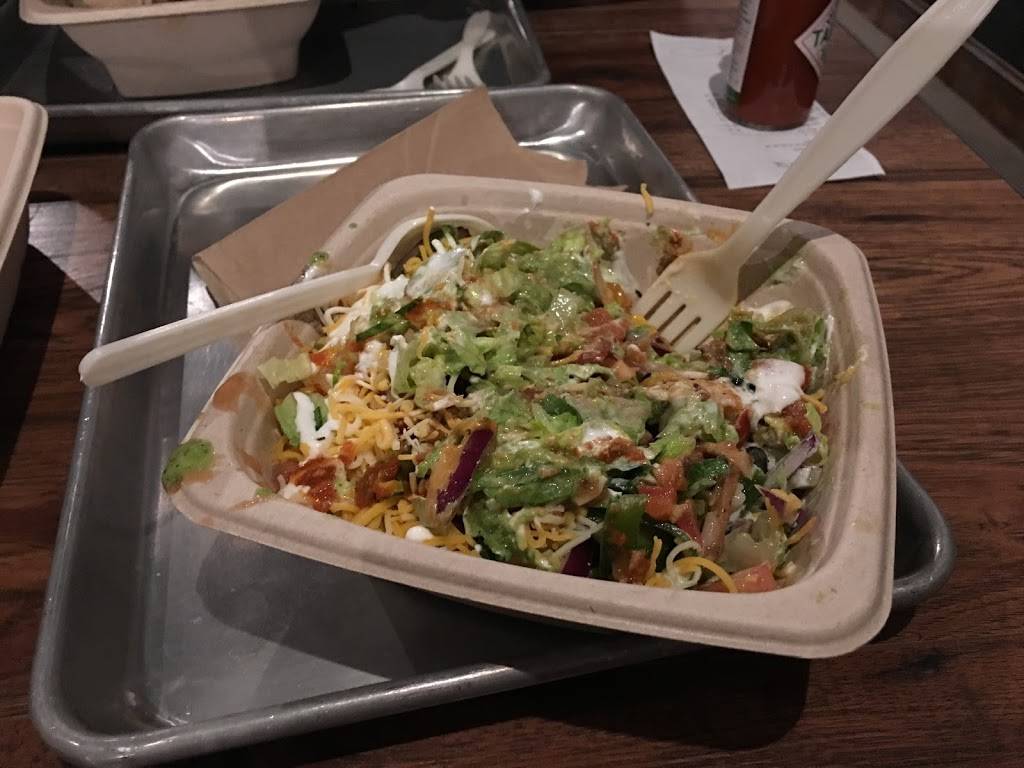 Hot Peppers | restaurant | 78-33 Springfield Blvd, Oakland Gardens, NY 11364, USA | 3476767566 OR +1 347-676-7566