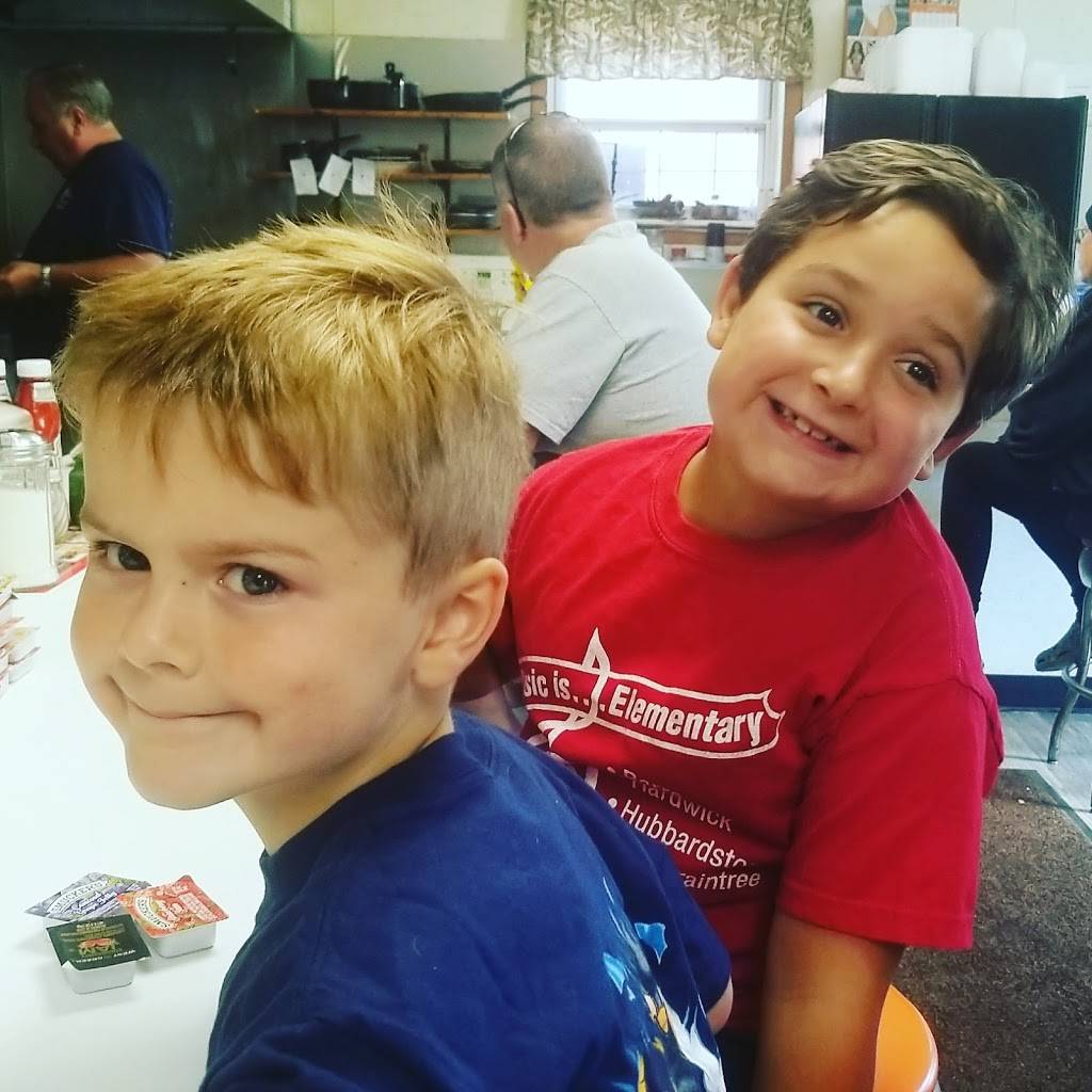 The Whistle Stop Restaurant | restaurant | 248 Main St, Gilbertville, MA 01031, USA | 4134778888 OR +1 413-477-8888