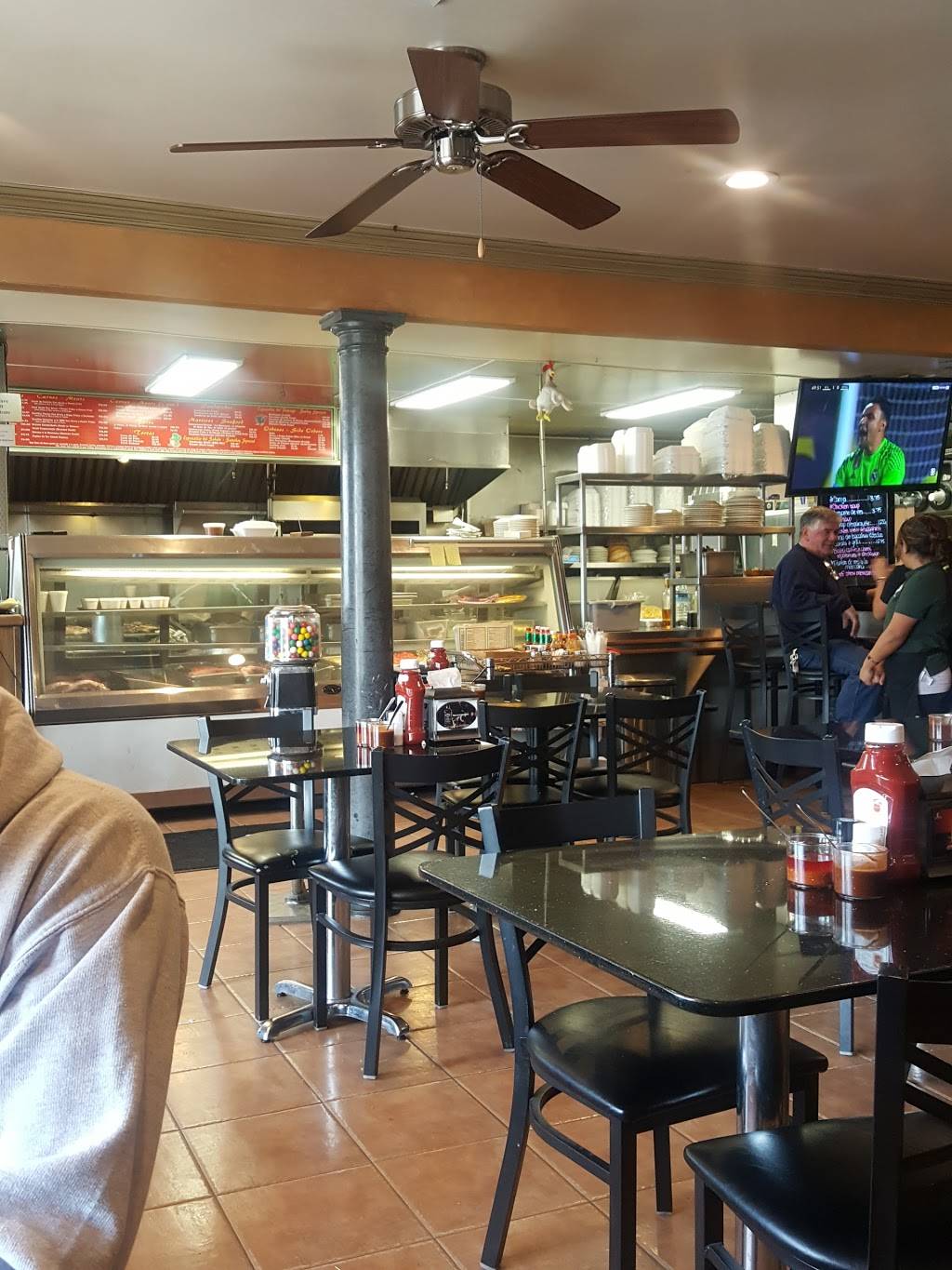 FaxChix Restaurant | restaurant | 868 Horseblock Road, Farmingville, NY 11738, USA | 6317364600 OR +1 631-736-4600