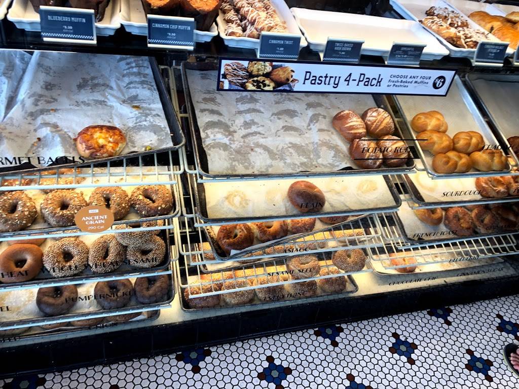 Noahs Bagels | cafe | 2380 El Camino Real, Santa Clara, CA 95050, USA | 4082499923 OR +1 408-249-9923