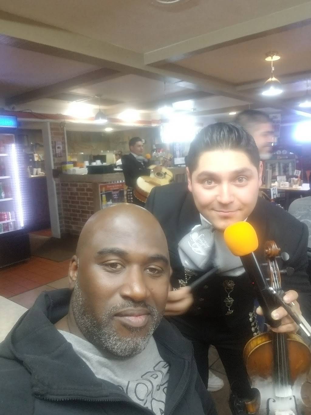 Jaliscienses Mexican Restaurant | restaurant | 717 E Ben White Blvd, Austin, TX 78704, USA | 5124454866 OR +1 512-445-4866