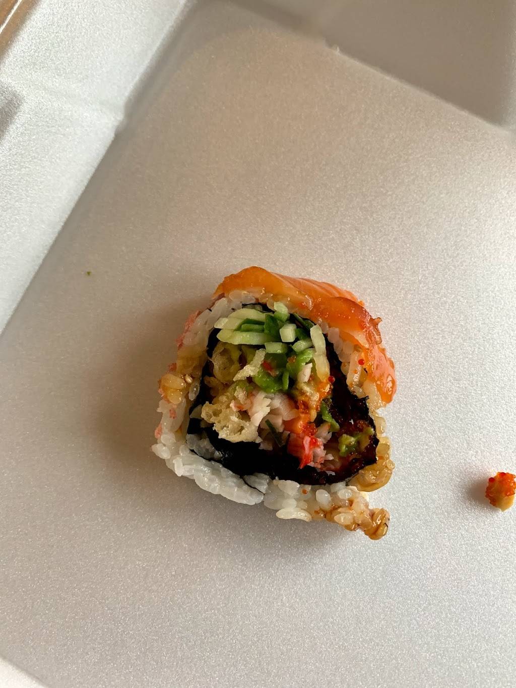 Sushi Maki House | restaurant | 645 Lakeshore Rd E, Mississauga, ON L5G 1J5, Canada | 9052710517 OR +1 905-271-0517