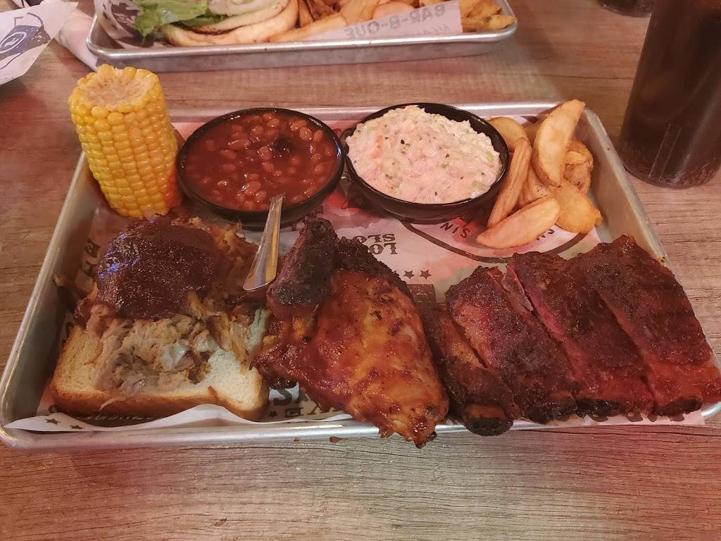 Famous Daves Bar-B-Que | restaurant | 12704 Montana Ave, El Paso, TX 79938, USA | 9152598400 OR +1 915-259-8400