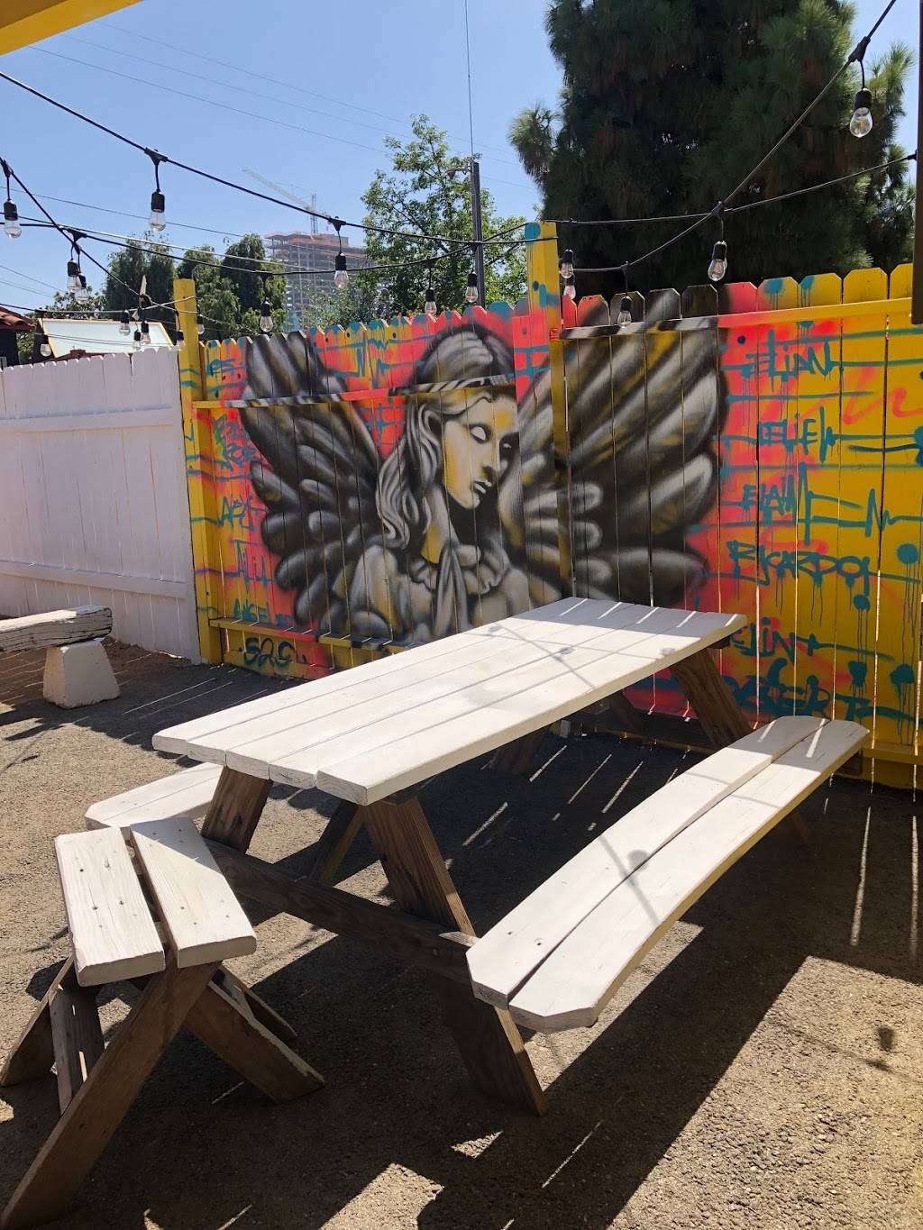 Bee Taqueria | restaurant | 5754 W Adams Blvd, Los Angeles, CA 90016, USA | 3234529575 OR +1 323-452-9575