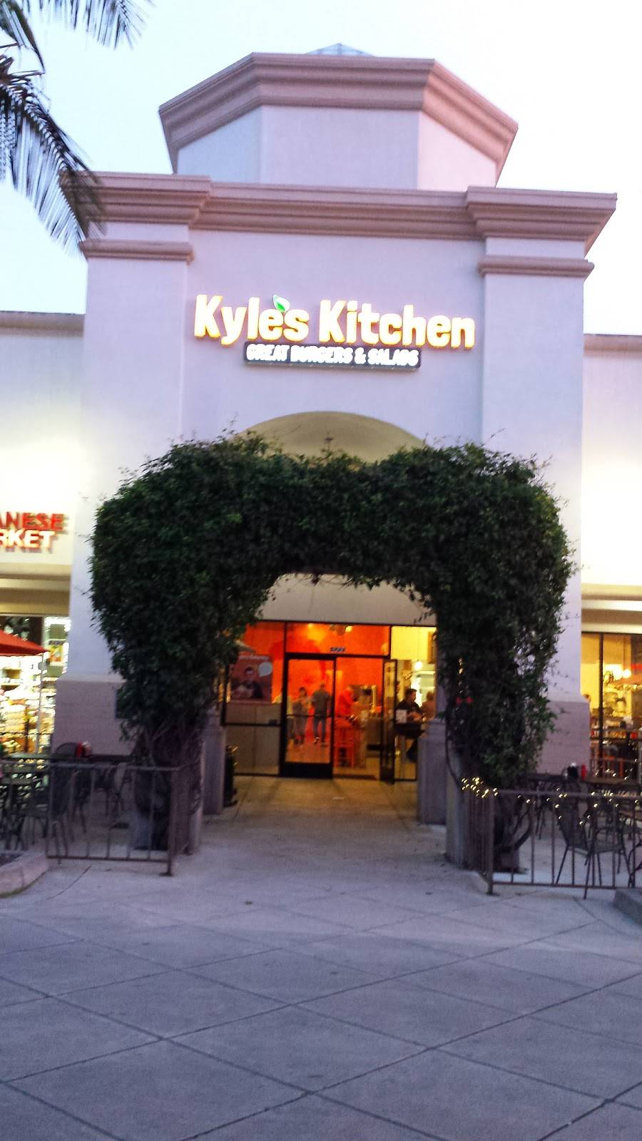 Kyles Kitchen | restaurant | 5723 Calle Real, Goleta, CA 93117, USA | 8058452260 OR +1 805-845-2260