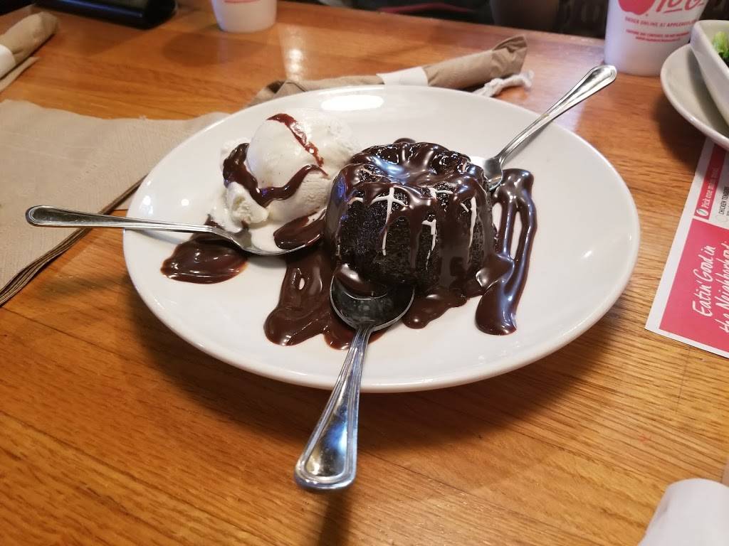 Applebees Grill + Bar | restaurant | 1701 McFarland Blvd E Suite 187, Tuscaloosa, AL 35404, USA | 2056330900 OR +1 205-633-0900