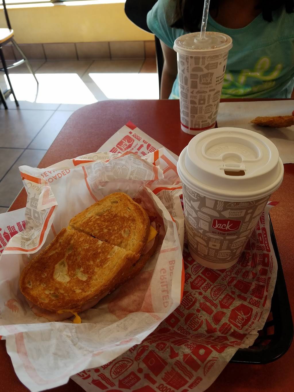 Jack in the Box | restaurant | 1430 E Valley Pkwy, Escondido, CA 92027, USA | 7607414981 OR +1 760-741-4981