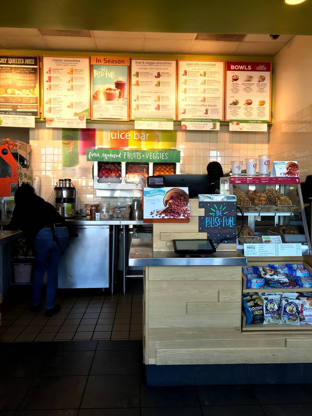 Jamba Juice Woodland Hills | restaurant | 21915 Ventura Blvd, Woodland Hills, CA 91364, USA | 8188882582 OR +1 818-888-2582