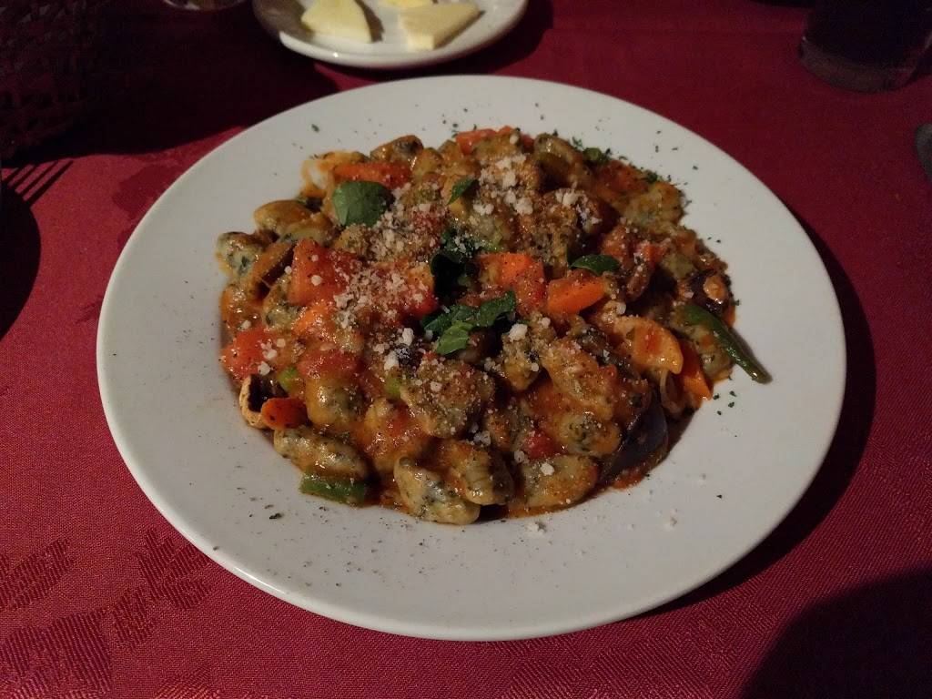 Il Vagabondo Restaurant | restaurant | 186 Barrette St, Vanier, ON K1L 8A1, Canada | 6137494877 OR +1 613-749-4877