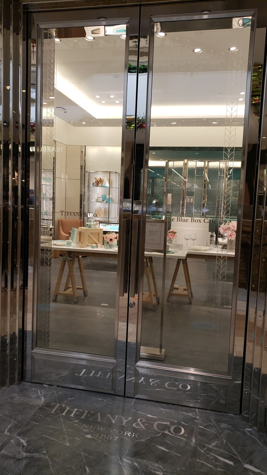 The Blue Box Cafe – South Coast Plaza | cafe | 3333 Bristol St, Costa Mesa, CA 92626, USA | 7145405330 OR +1 714-540-5330