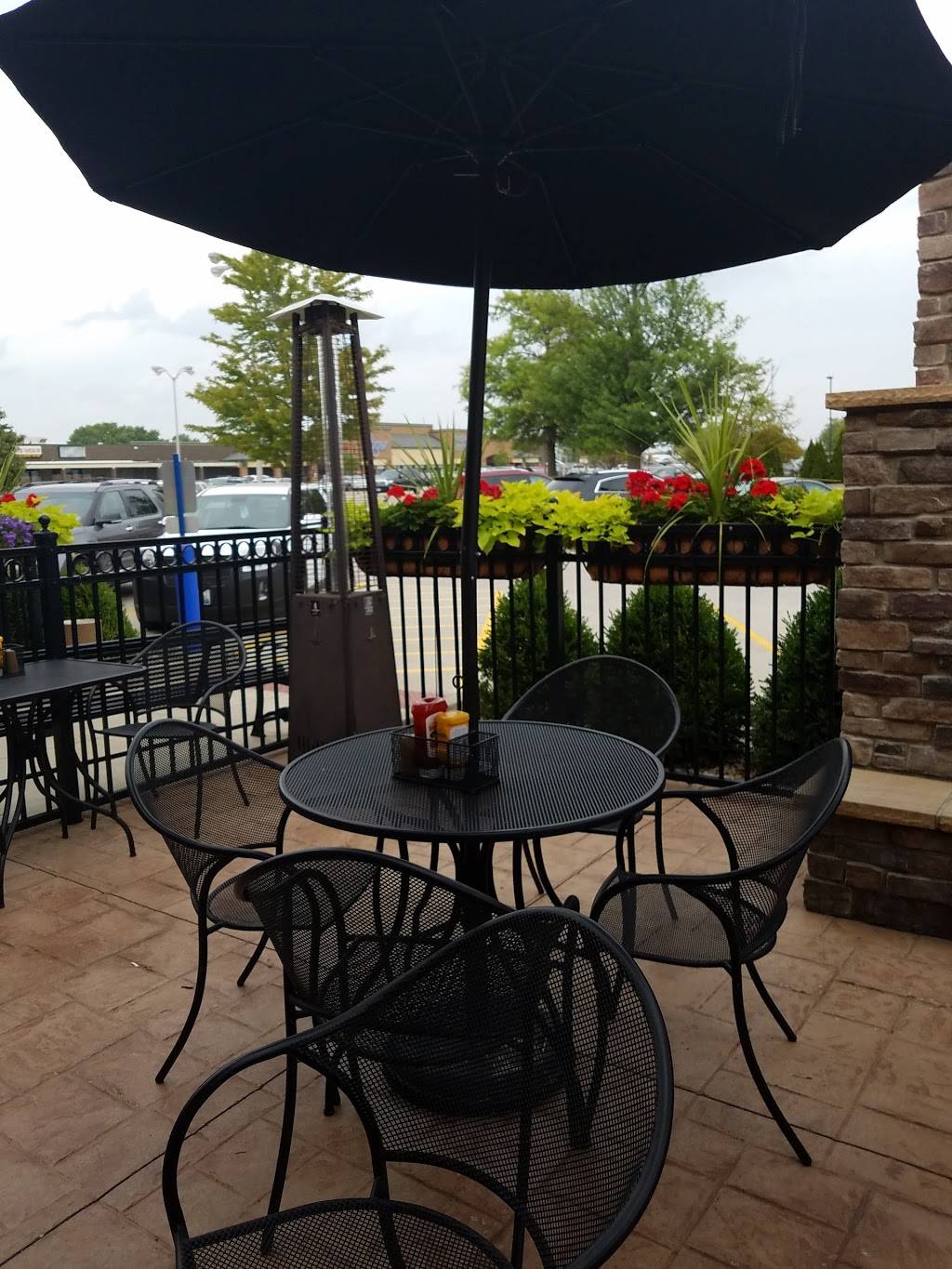 Dairy Queen Grill & Chill | restaurant | 1528 E College Ave, Normal, IL 61761, USA | 3094545850 OR +1 309-454-5850