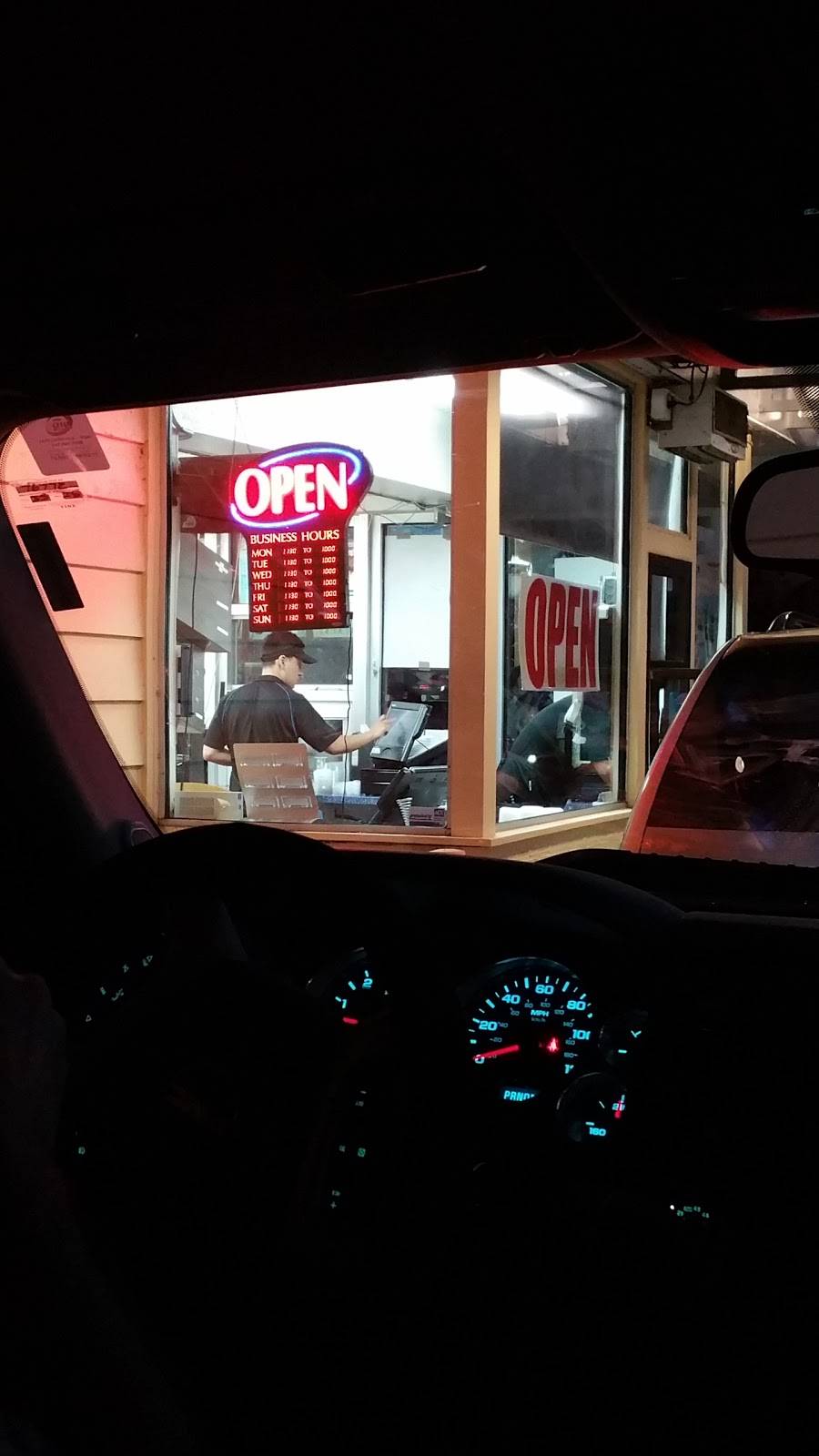 Dairy Queen | restaurant | 704 W Chicago St, Elgin, IL 60123, USA | 8476973319 OR +1 847-697-3319