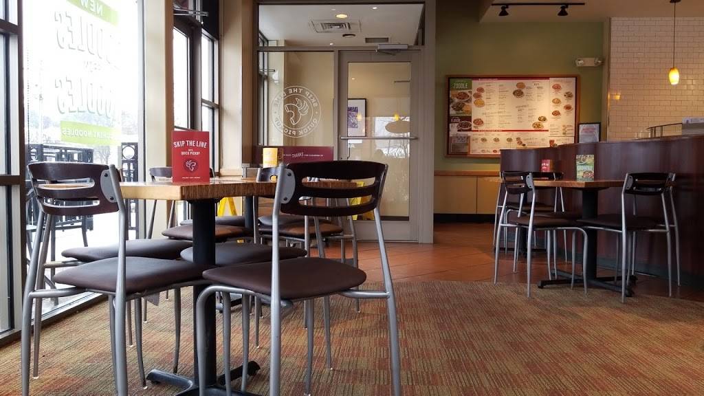 Noodles and Company | restaurant | 201 Maple Ave E, Vienna, VA 22181, USA | 7032816544 OR +1 703-281-6544
