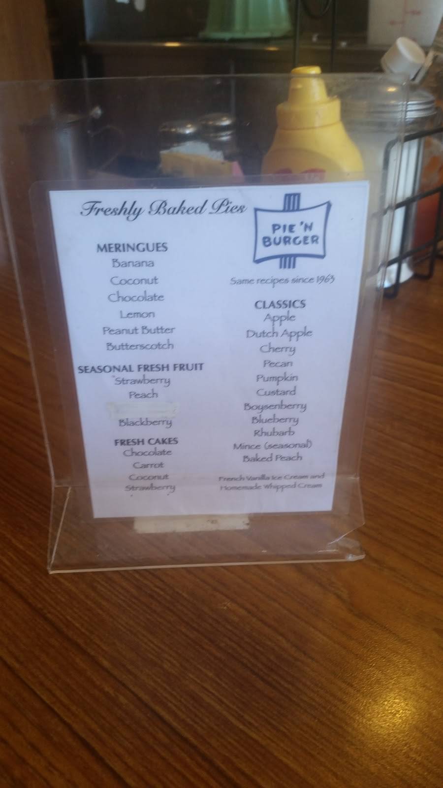 Pie ‘N Burger | restaurant | 913 E California Blvd, Pasadena, CA 91106, USA | 6267951123 OR +1 626-795-1123