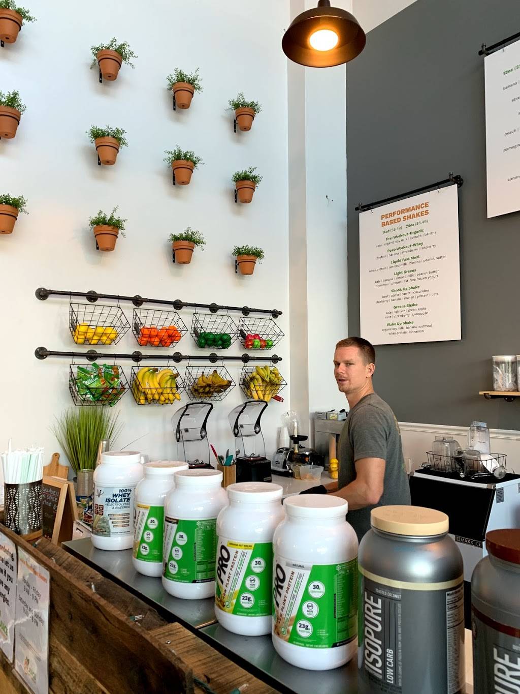 Juice Revolution | restaurant | 6814 FL-7, Coconut Creek, FL 33073, USA | 3055376015 OR +1 305-537-6015