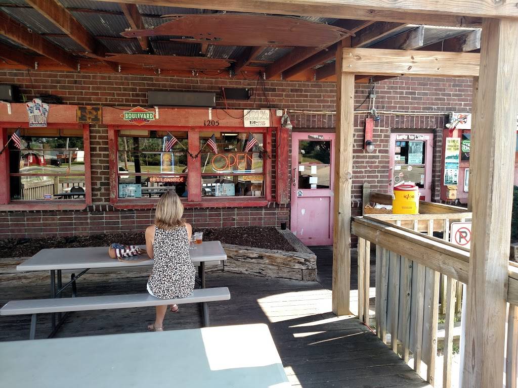 B.B.s Lawnside BBQ | restaurant | 1205 E 85th St, Kansas City, MO 64131, USA | 8168227427 OR +1 816-822-7427