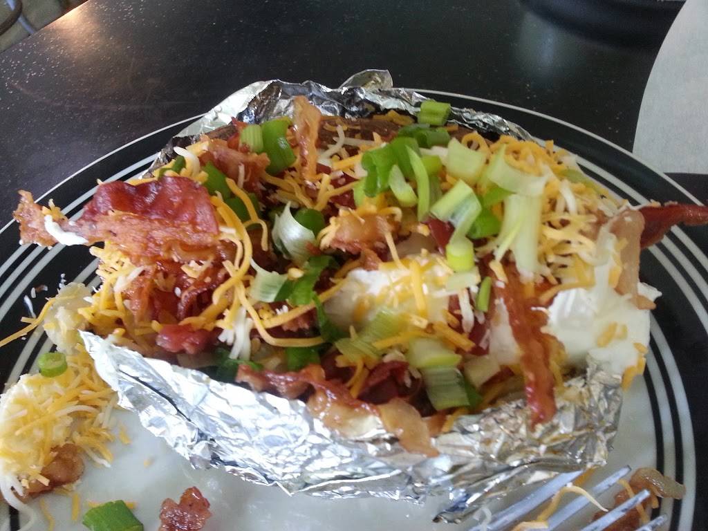 DutchTowne Deli & Cafe | cafe | 3911, 412 W Batte St, Cameron, TX 76520, USA | 2546050707 OR +1 254-605-0707