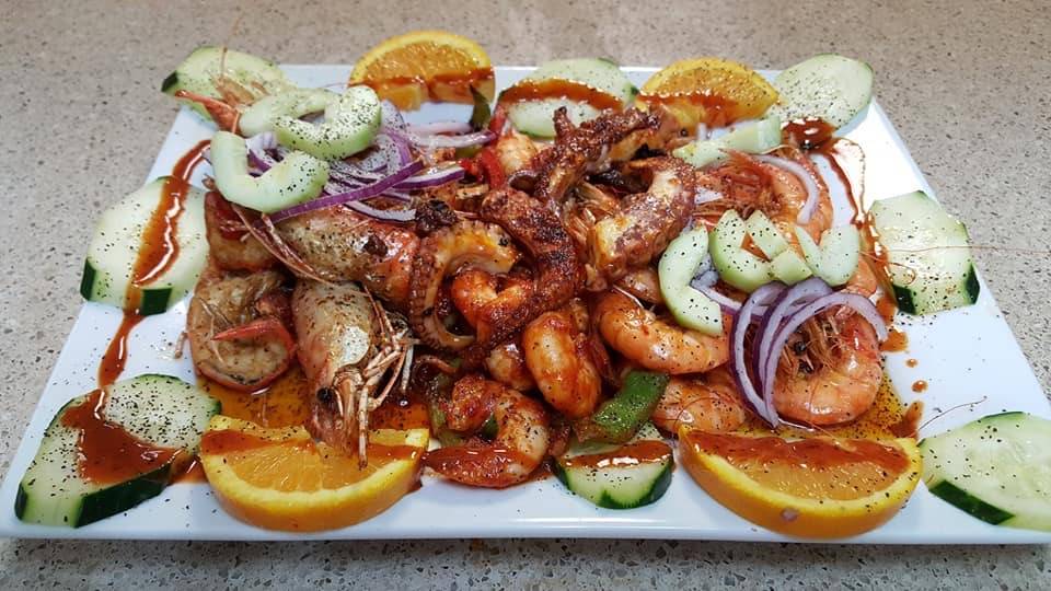 916 Mexican Restaurant & Sports Bar | restaurant | 7042 Folsom Blvd, Sacramento, CA 95826, USA | 9164763276 OR +1 916-476-3276