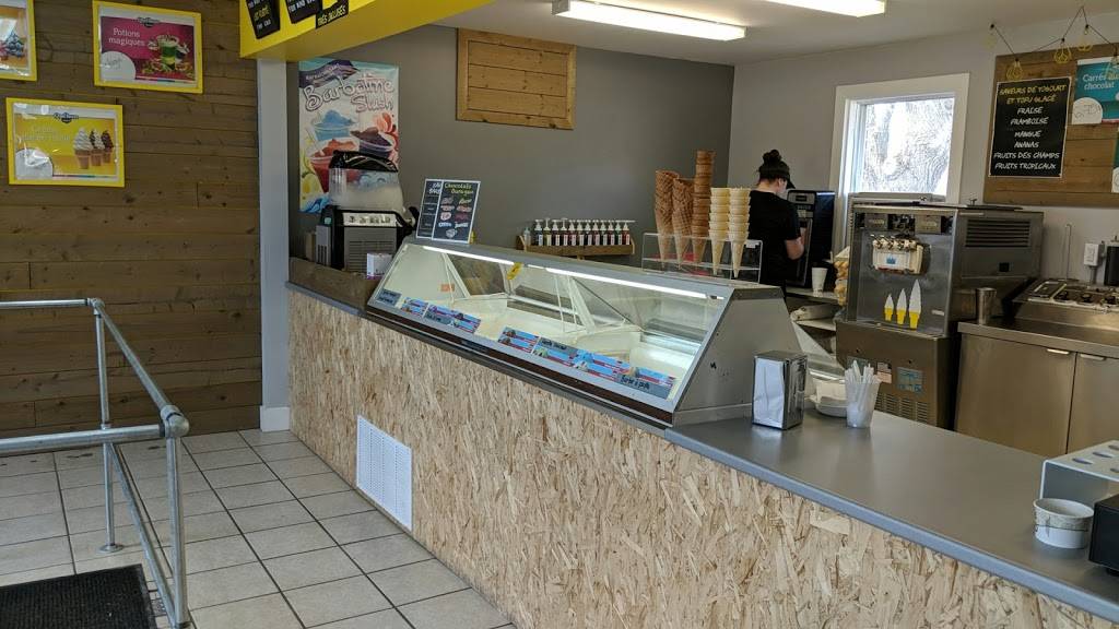 Crèmerie les 2 soeurs | restaurant | 6002 QC-220, Sherbrooke, QC J1R 0L6, Canada | 8199336339 OR +1 819-933-6339