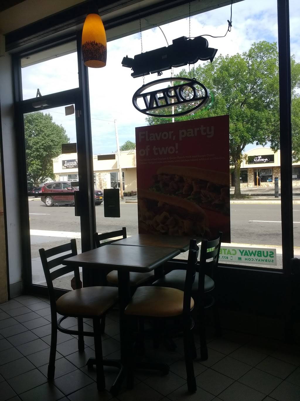 Subway Restaurants | restaurant | 271-06 Union Tpke, Queens, NY 11040, USA | 7183470477 OR +1 718-347-0477