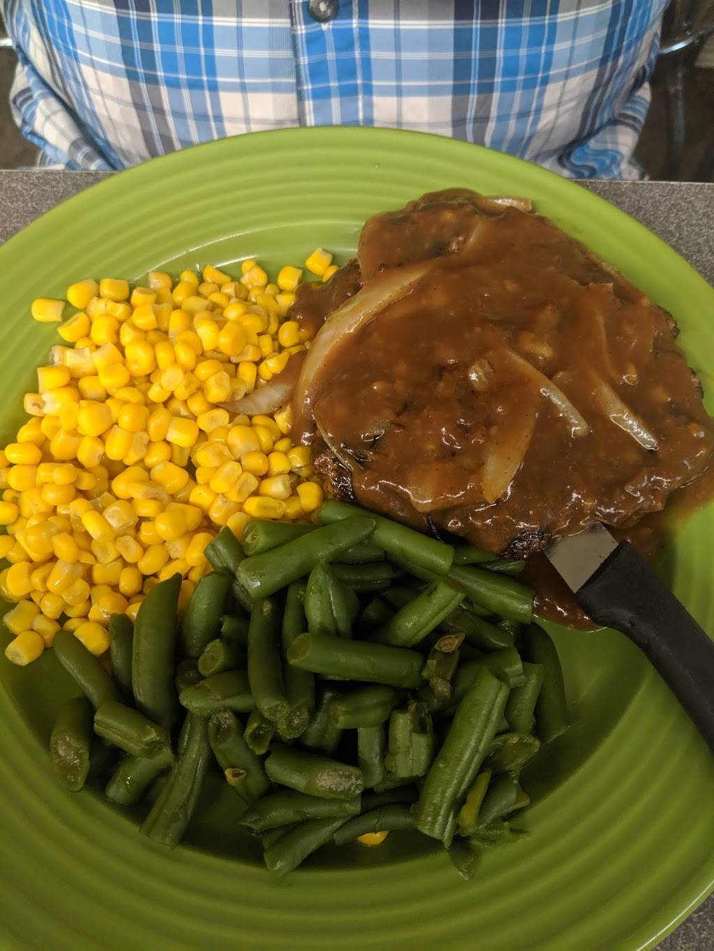 Michael and Moms | restaurant | 301 N Reynolds Hwy 359, Orange Grove, TX 78372, USA | 3613843000 OR +1 361-384-3000