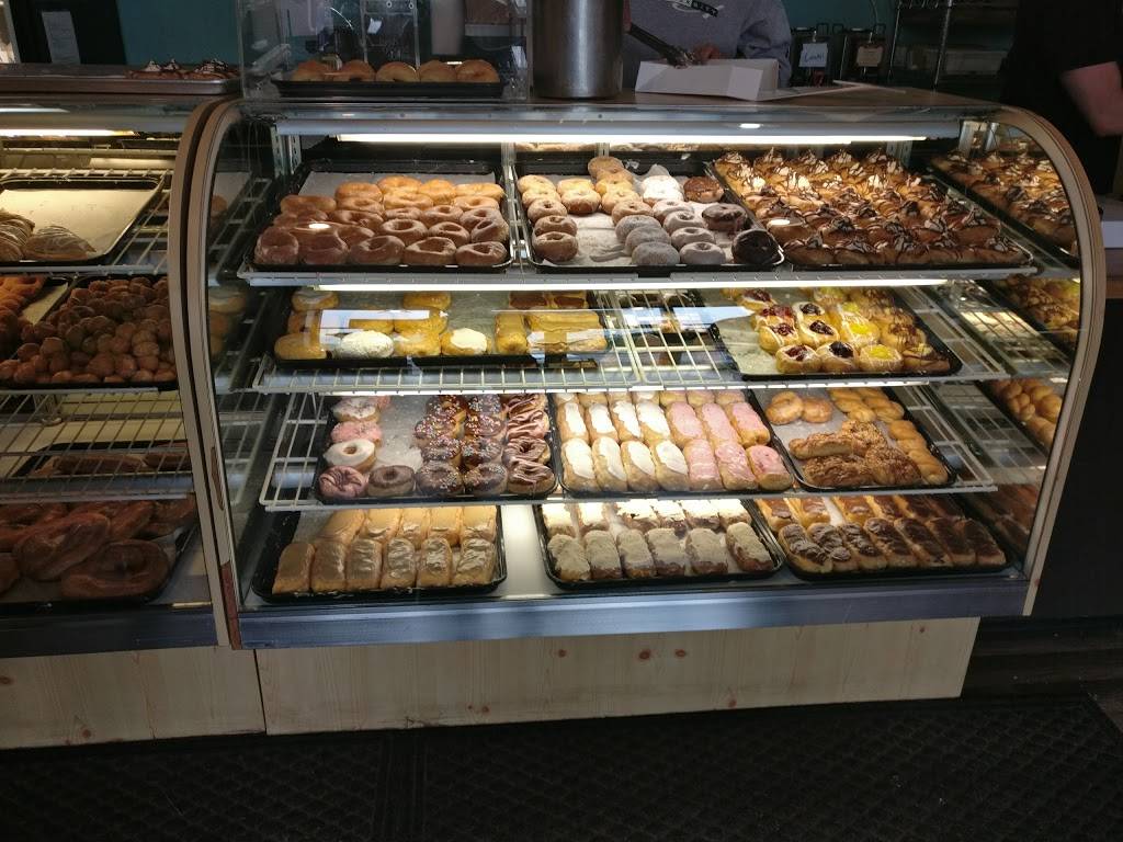 Dough Co. Doughnuts & Coffee | restaurant | 801 Boulevard St B, Dover, OH 44622, USA | 3308270700 OR +1 330-827-0700