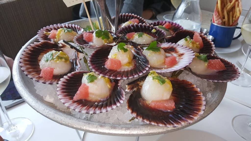 Fishing With Dynamite | restaurant | 1148 Manhattan Ave, Manhattan Beach, CA 90266, USA | 3108936299 OR +1 310-893-6299