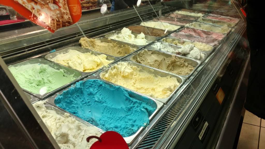 Cold Stone Creamery | bakery | 2101 S Oneida St Ste 300, Green Bay, WI 54304, USA | 9204299992 OR +1 920-429-9992