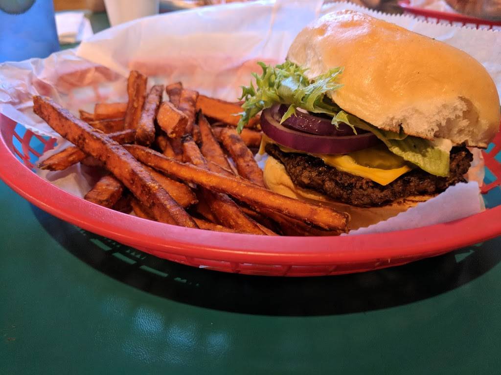 Henrys Restaurant | restaurant | 215 S Commerce St, Lockhart, TX 78644, USA | 5123984609 OR +1 512-398-4609