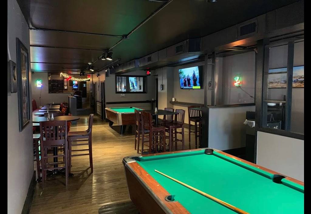 CHOPHOUSE BAR, BURGERS AND BILLIARDS | restaurant | 124 S Main St, Woodstock, VA 22664, USA | 5404599244 OR +1 540-459-9244