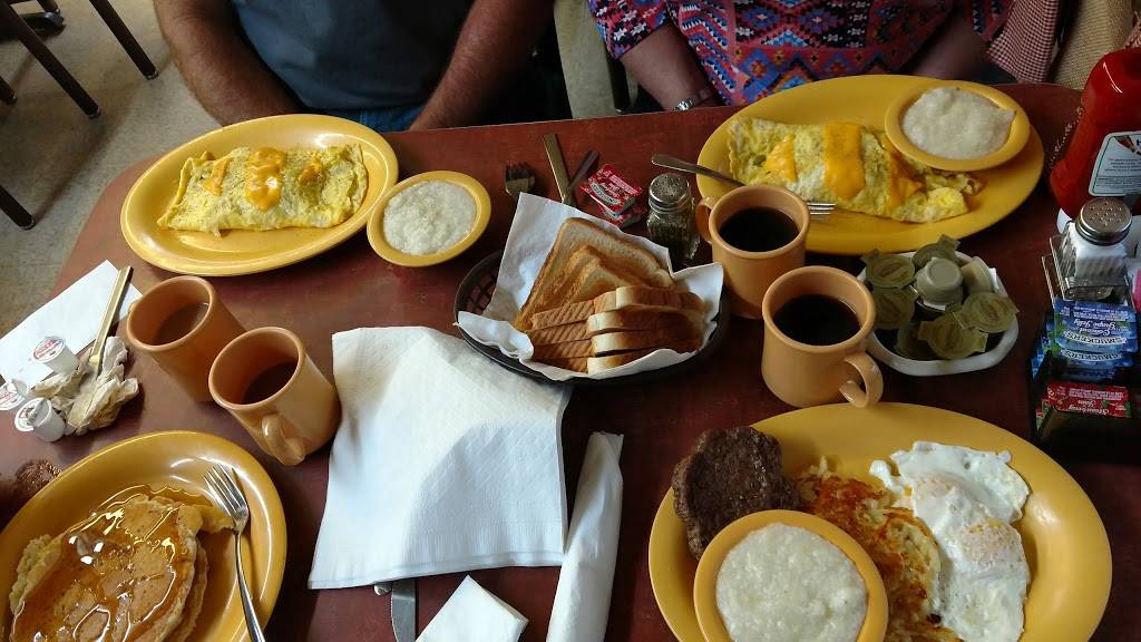 Hillbillys Cabin Restaurant | restaurant | 1705 S Cumberland St, Morristown, TN 37813, USA | 4235879930 OR +1 423-587-9930