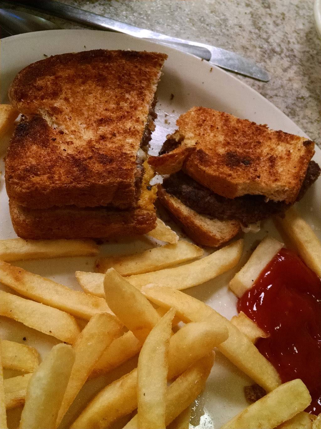 Charlies Restaurant | restaurant | 12407 Airport Hwy, Swanton, OH 43558, USA | 4198252076 OR +1 419-825-2076