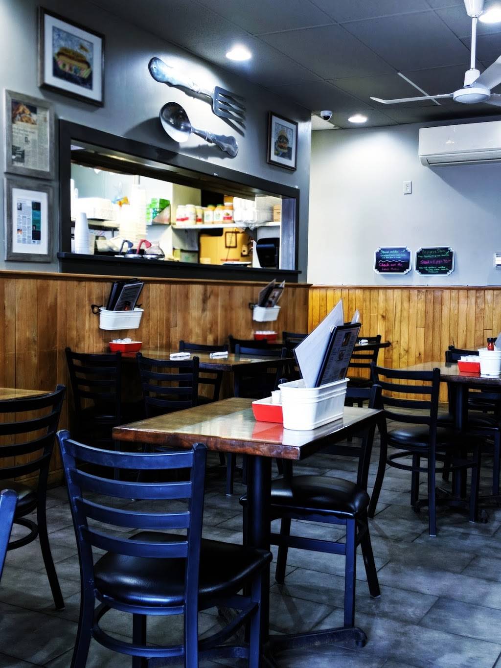 Gray Dog Diner | restaurant | 13411 Detroit Ave, Lakewood, OH 44107, USA | 2162288269 OR +1 216-228-8269