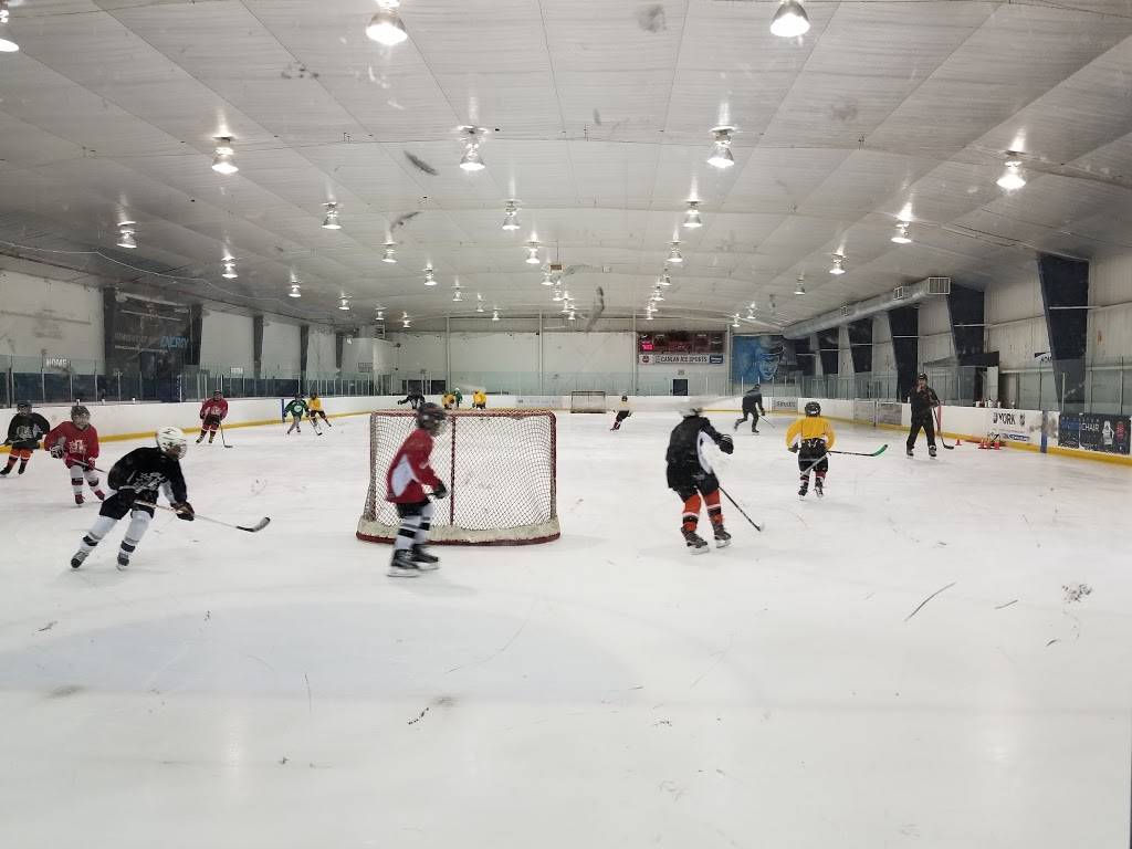 Canlan Ice Sports | restaurant | 3552 Victoria Park Ave, North York, ON M2H 2N5, Canada | 4166614423 OR +1 416-661-4423