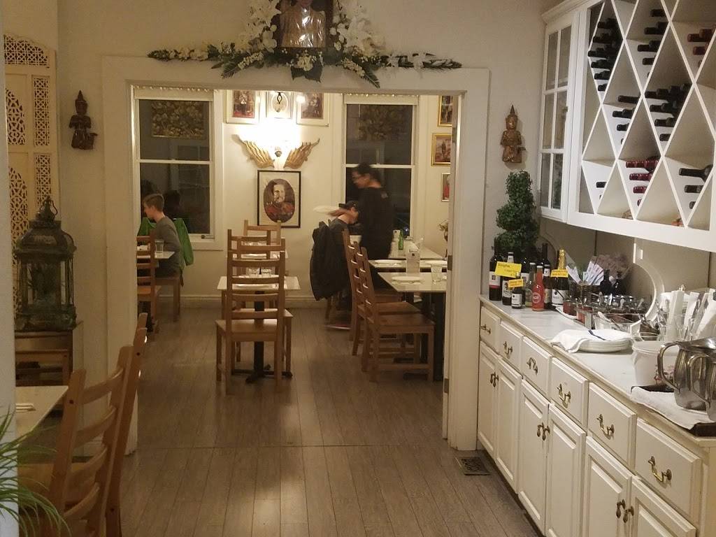 Arayas Place | restaurant | 2808 E Madison St, Seattle, WA 98112, USA | 2064026634 OR +1 206-402-6634