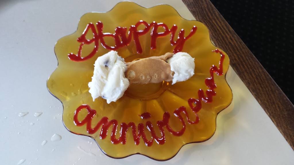 Reginos Italian Restaurant | restaurant | 3816 E Little Creek Rd, Norfolk, VA 23518, USA | 7575884300 OR +1 757-588-4300