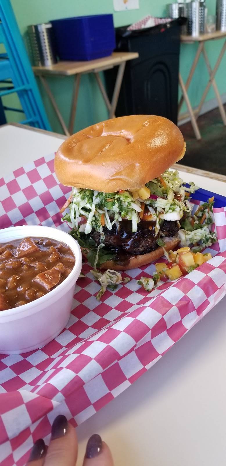 Voodoo Smokehouse | restaurant | 104 N Maple St, Lebanon, TN 37087, USA | 6157844235 OR +1 615-784-4235