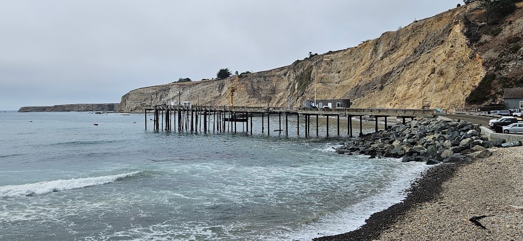 Pier Place | restaurant | 790 Port Rd, Point Arena, CA 95468, USA | 7072713080 OR +1 707-271-3080